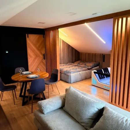Secret House * Zator